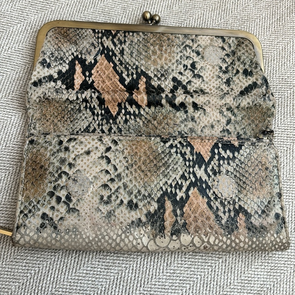 HOBO - Rachel Continental Wallet - Picture 4 of 5